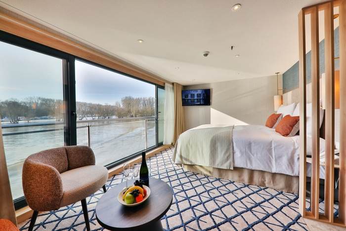 Viva Cruises Viva Two - Suite 4.jpg